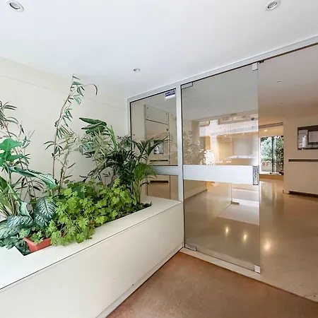 Elegant Escape Near Arc De Triomphe Apartment