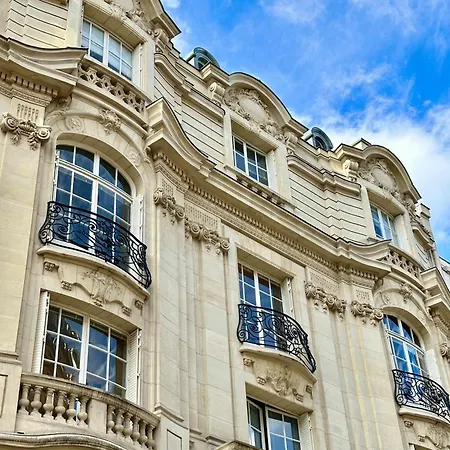 Elegant Escape Near Arc De Triomphe Apartment *