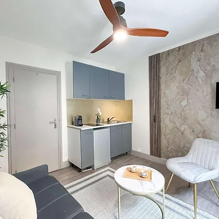 Apartment Elegant Escape Near Arc De Triomphe Paris